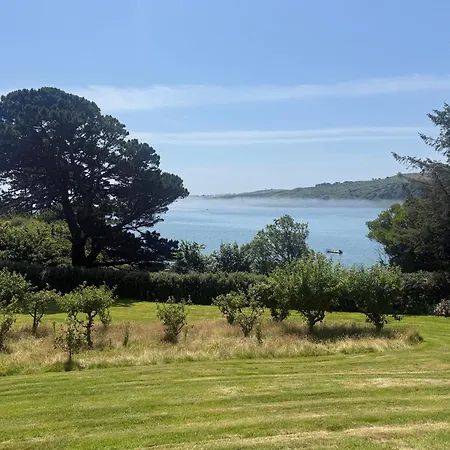 Villa Shorecliffe House